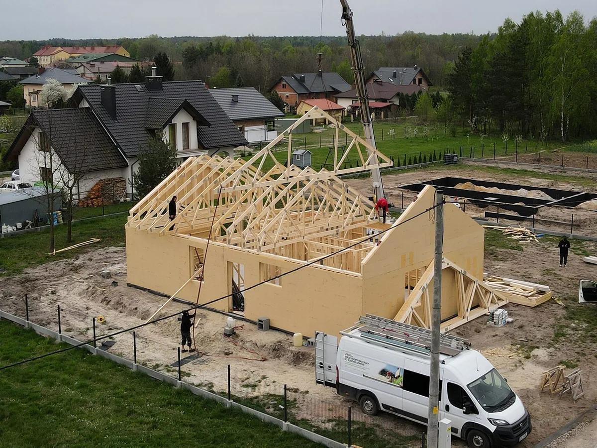 Vazníky na dřevostavbě, pohled shora